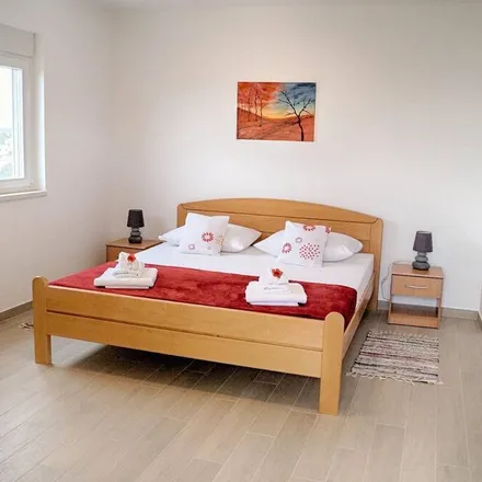 Rent this 1 bed house on Svjetionik Rt Ražanj in Mala Bijaka, 21405 Općina Milna