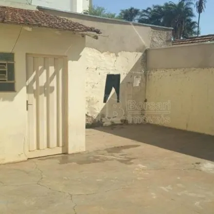 Buy this 2 bed house on Avenida Cristóvão Colombo in Vila Ferroviária, Araraquara - SP