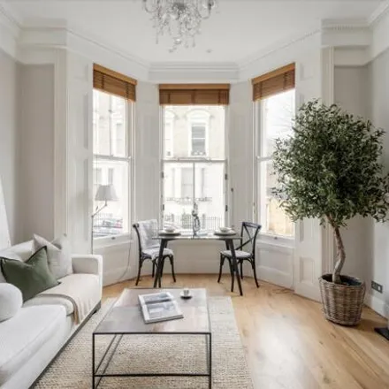 Image 2 - 9 Campden Hill Gardens, London, W8 7AX, United Kingdom - Apartment for sale