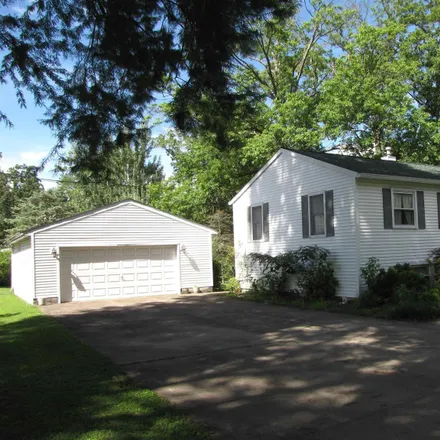 Buy this 4 bed house on 600 West Boone Street in Salem, IL 62881