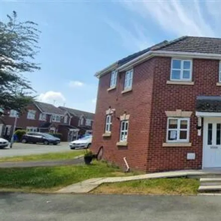 Buy this 3 bed duplex on West Bank Street in Widnes, WA8 0QT