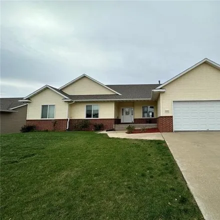 Buy this 3 bed house on 2536 Bryant Boulevard Southwest in Cedar Rapids, IA 52404