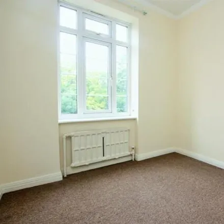 Image 5 - Brook Lodge, Barnet, Great London, Nw11 - Apartment for rent