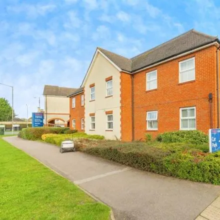 Image 1 - The Co-operative Food, Newton Road, Bletchley, MK3 5BS, United Kingdom - Apartment for sale