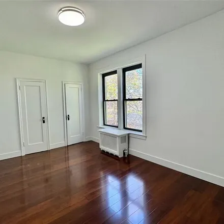 Image 3 - 1 A Hillside Avenue, Village of Great Neck Plaza, NY 11021, USA - Apartment for sale