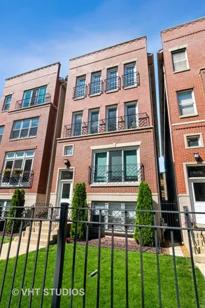 Buy this 2 bed house on 920 West George Street in Chicago, IL 60657
