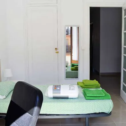 Rent this 4 bed apartment on Carrer del Mossén Jacint Verdaguer in 14, 46008 Valencia