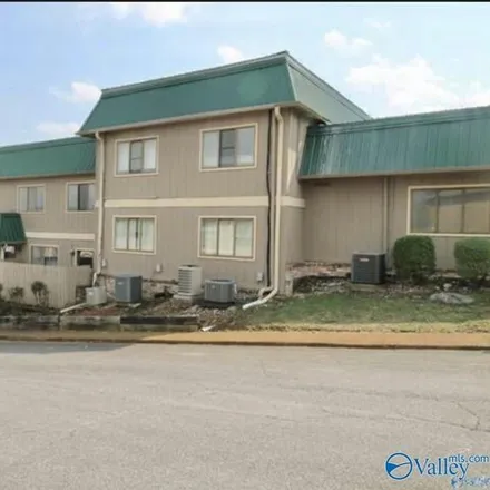 Buy this 2 bed condo on 2225 Golf Road Southwest in Westbury, Huntsville