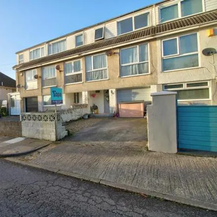 Buy this 3 bed townhouse on West End Avenue in Porthcawl, CF36 3NG