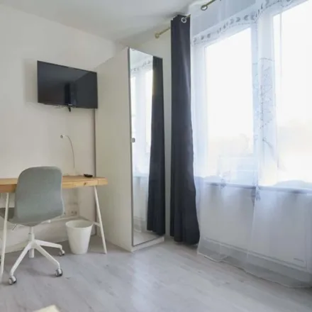 Image 3 - 76 Rue Sainte-Barbe, 59200 Tourcoing, France - Room for rent