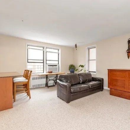 Image 2 - The Arkansas, 84-19 51st Avenue, New York, NY 11373, USA - Apartment for sale