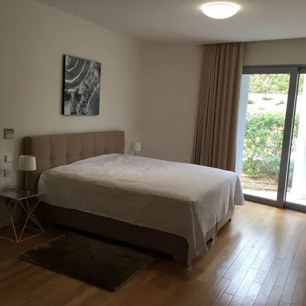 Rent this 5 bed apartment on Playa de la Fontanilla in Bulevar del Príncipe Alfonso de Hohenlohe, 29602 Marbella