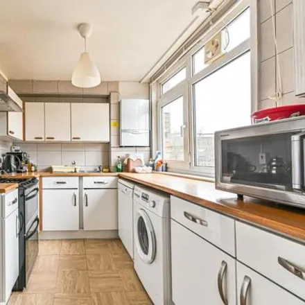 Image 2 - Chute House, Stockwell Park Road, Stockwell Park, London, SW9 0UX, United Kingdom - Apartment for sale