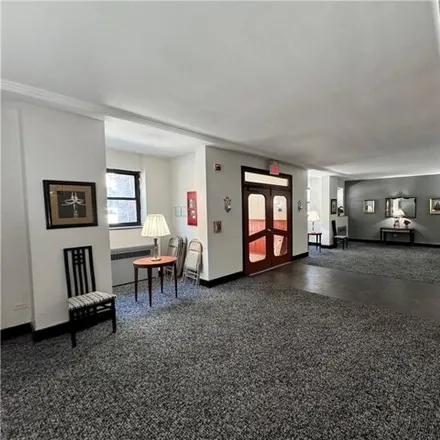 Image 2 - 30 Clinton Place, City of New Rochelle, NY 10801, USA - Apartment for sale