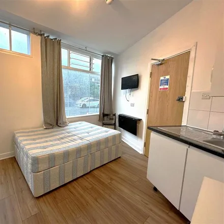 Rent this studio apartment on Palushi's Gents Haidressers in Southampton Road, Maitland Park