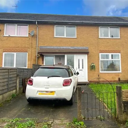 Buy this 3 bed townhouse on Banff Grove in Heywood, OL10 3RQ