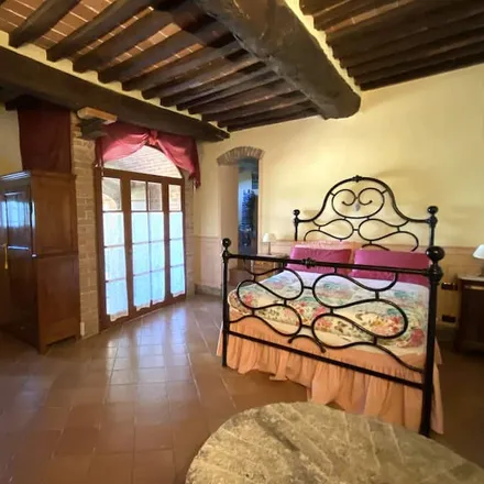 Rent this 4 bed house on Arezzo