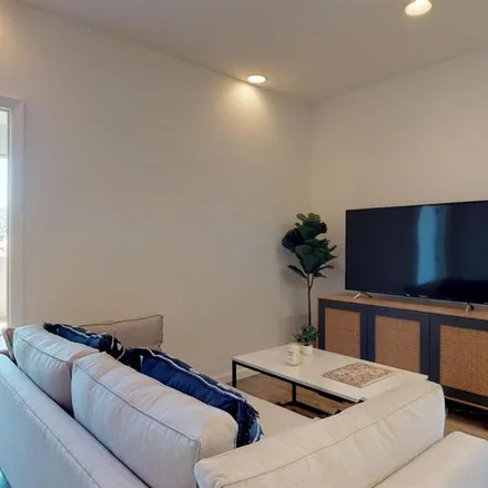 Image 5 - 1453 North Poinsettia Place, Los Angeles, CA 90046, USA - Room for rent