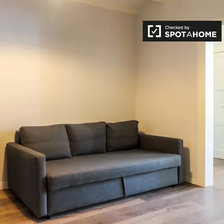 Rent this studio apartment on Carrer del Parlament in 31, 08001 Barcelona
