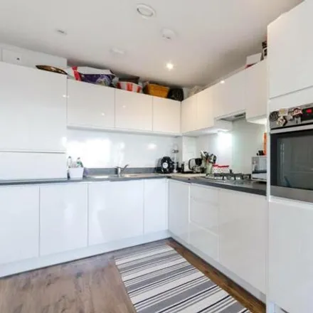 Buy this 2 bed apartment on Sainsbury's Local in 366 Ewell Road, London