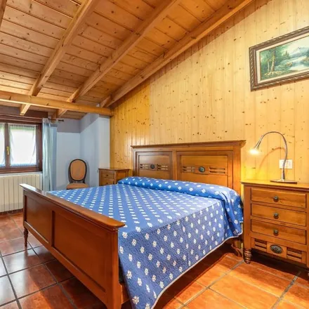 Rent this 5 bed house on Isla in Paseo de la Audiencia, 09003 Burgos