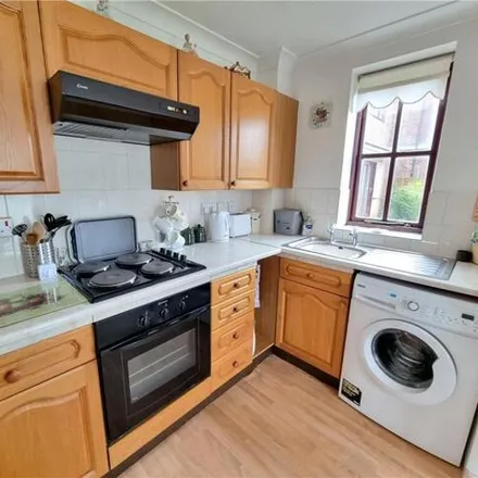 Image 5 - Sovereign Court, Blackbrook, London, BR2 8EH, United Kingdom - Apartment for sale