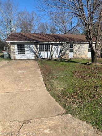 Rent this 3 bed house on 908 P Street in Barling, Sebastian County