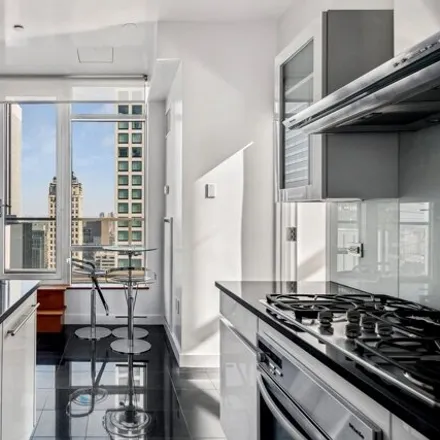 Image 5 - Park Avenue Place, 60 East 55th Street, New York, NY 10022, USA - Condo for sale