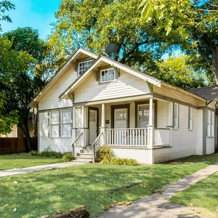 Rent this 2 bed house on 1027 North Crawford Street in Dallas, TX 75203