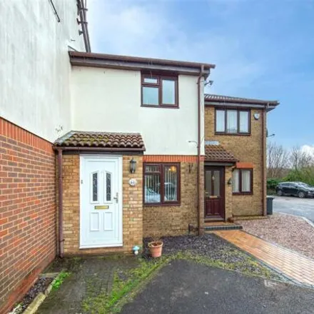 Image 2 - Readers Close, Dunstable, LU6 1NT, United Kingdom - Townhouse for sale