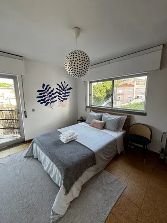 Image 2 - Rua Moita Macedo, 2825-837 Almada, Portugal - Apartment for rent