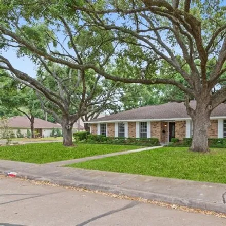Image 2 - 672 Fairway Drive, Richmond, TX 77469, USA - House for sale