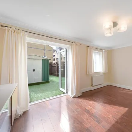 Image 6 - 8 Balladier Walk, Bromley-by-Bow, London, E14 6BG, United Kingdom - Townhouse for rent