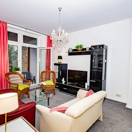Rent this 4 bed apartment on LVR-Klinik Bonn in Cécile-Vogt-Weg, 53117 Bonn
