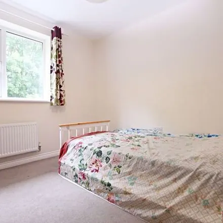 Rent this 3 bed duplex on Messner Street in Basingstoke, RG24 9TT