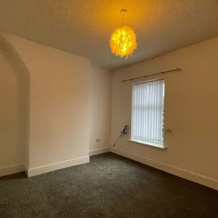 Rent this 2 bed apartment on Parkside Road in Birkenhead, CH42 5NS