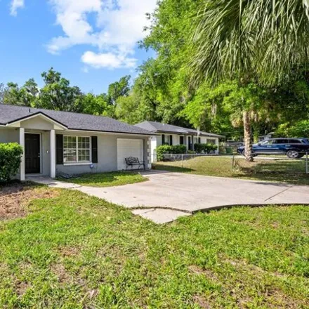 Buy this 3 bed house on 2031 Saint Johns Avenue in Palatka, FL 32177