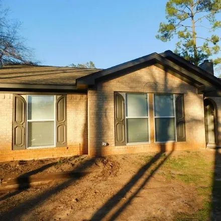 Rent this 3 bed house on 249 Treetop Lane in Hideaway, Smith County