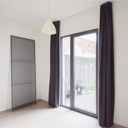 Rent this 2 bed apartment on Kokkelbeekstraat 50 in 9100 Sint-Niklaas, Belgium