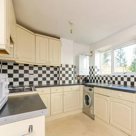 Rent this 4 bed townhouse on 84 Guildford Park Avenue in Guildford, GU2 7NN