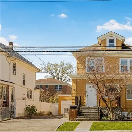 Image 2 - 52 Crotty Avenue, Dunwoodie Heights, City of Yonkers, NY 10704, USA - House for sale
