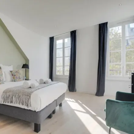 Rent this 6 bed apartment on 12 Boulevard de Bonne Nouvelle in Paris, France