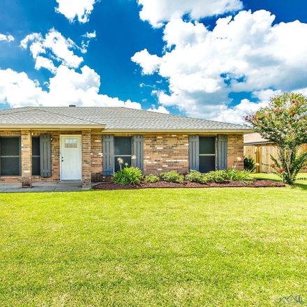 Rent this 3 bed house on 7 South Bell Circle in Houma, LA 70360