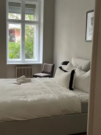 Rent this 3 bed apartment on Vorbergstraße 13 in 10823 Berlin, Germany