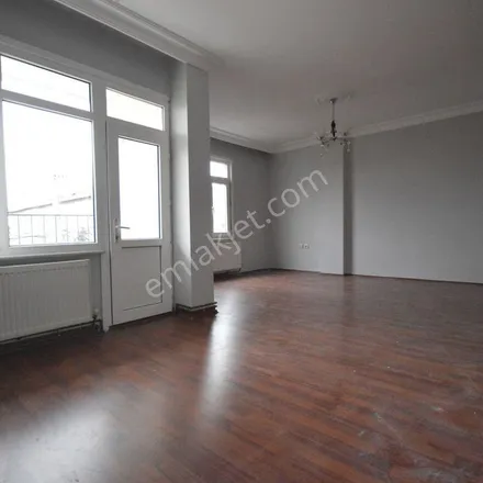 Rent this 3 bed apartment on Başıbüyük camii in Mezarlık Caddesi, 34854 Maltepe