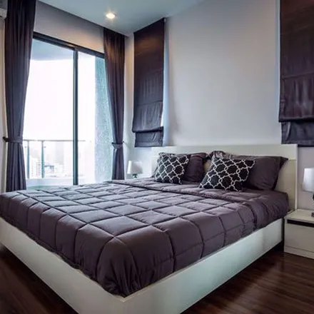Rent this 2 bed apartment on Phetchaburi Road in Huai Khwang District, Bangkok 10310
