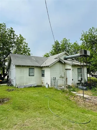 Image 3 - 466 West Belknap Street, Jacksboro, TX 76458, USA - House for sale