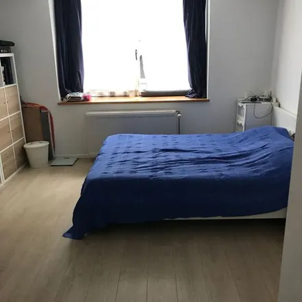 Rent this 2 bed apartment on Avenue des Rogations - Kruisdagenlaan 98 in 1200 Woluwe-Saint-Lambert - Sint-Lambrechts-Woluwe, Belgium