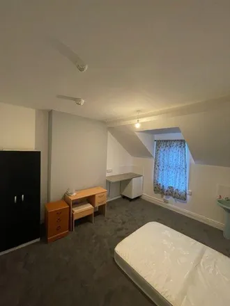 Rent this studio apartment on 228 Balby Road in Doncaster, DN4 0NE