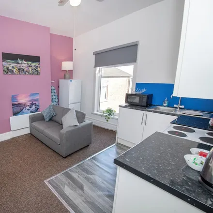 Rent this 4 bed apartment on Kingston upon Hull in HU4 6PJ, United Kingdom